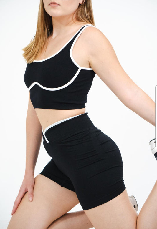 Conjunto Deportivo Negro con Contraste Blanco